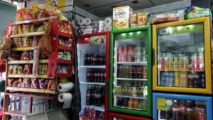 Tiendas de barrio en México enfrentan riesgo por alza de impuestos a refrescos y cigarros que amenaza estabilidad y empleos