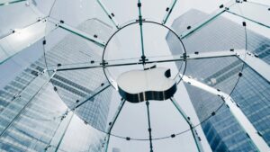 Apple pide a la Unión Europea revisar regulación tecnológica por impacto en innovación y competencia digital