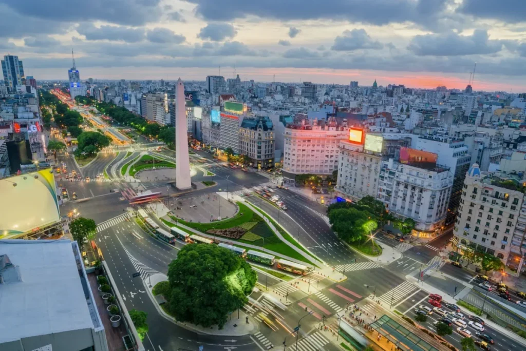 Ranking de mejores empresas para mujeres en Argentina con enfoque en equidad y beneficios laborales
