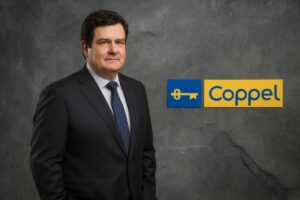 Estructura familiar en el liderazgo de Grupo Coppel, que controla su estrategia empresarial desde el consejo