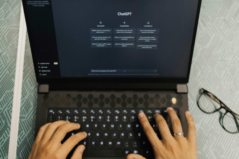 Imagen que muestra el uso de inteligencia artificial en negocios de México y LATAM