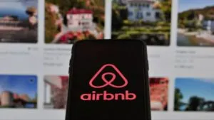 Imagen conceptual de Airbnb e Instacart mostrando servicios de compras previas para huéspedes