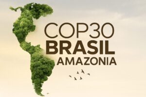 Mapa de Sudamérica con vegetación, destacando la COP30 en Brasil y el compromiso climático empresarial