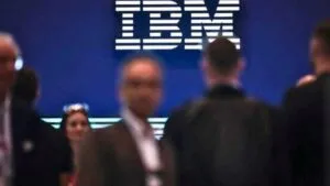 Sede corporativa de IBM en Estados Unidos tras anuncio de despidos y enfoque en software.