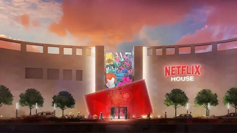 Visitantes disfrutan atracciones inspiradas en series de Netflix dentro del parque temático.