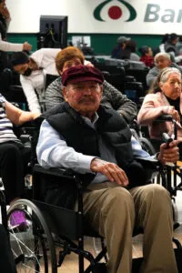 Banco Azteca entrega 200 sillas de ruedas para fomentar la inclusión en 2025