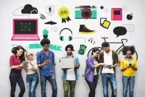 Jóvenes mexicanos de la generación Z priorizan el ahorro ante la incertidumbre económica y altos intereses