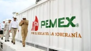 Pemex incrementa ingresos y gasto público en México mediante apoyos fiscales y operaciones de deuda durante 2025