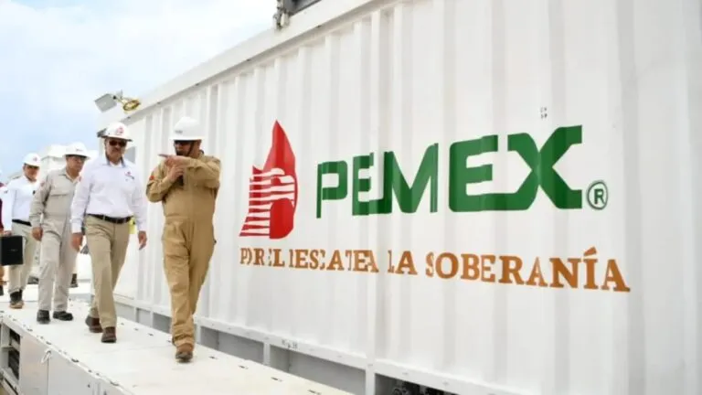 Pemex incrementa ingresos y gasto público en México mediante apoyos fiscales y operaciones de deuda durante 2025