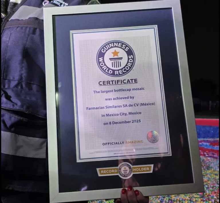 El CEO de Farmacias Similares y presidente del Grupo por un País Mejor, Víctor González Herrera, impuso su sexto récord Guinness.