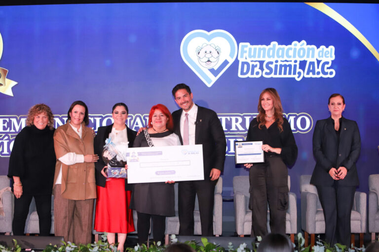 Por segundo año consecutivo, Víctor González Herrera entregó el Premio Nacional al Altruismo “Víctor González Dr. Simi”.