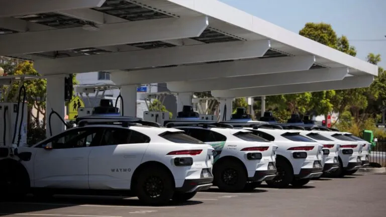 Robotaxi de Waymo operando en expansión internacional con nuevas ciudades