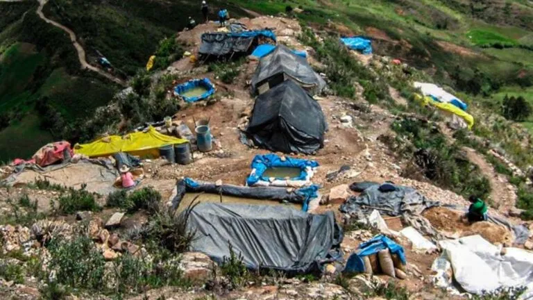 Minería ilegal en Pataz es intervenida por la Fiscalía con destrucción de pozas y campamentos clandestinos en La Libertad