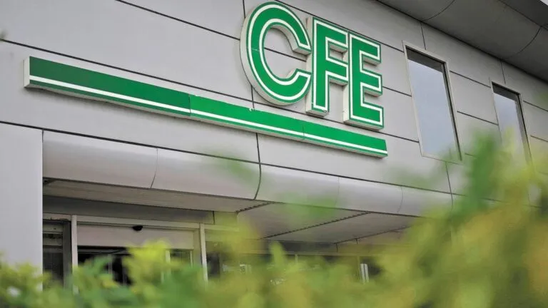 CFE coloca deuda internacional por 10451 millones con sobresuscripción récord y mejora perfil financiero