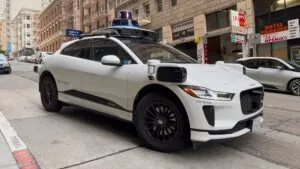 Robotaxis avanzan en Nueva York bajo nueva regulación estatal con exclusión de la ciudad de Nueva York