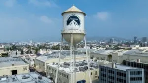Paramount demanda a Warner Bros. Discovery por la fusión con Netflix y cuestiona la transparencia financiera del acuerdo
