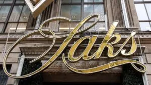Bancarrota de Saks por deuda elevada, problemas de inventario y tensiones con proveedores en Estados Unidos