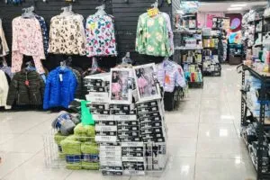 Comercios con productos chinos en el Centro Histórico de CDMX sin regulación ni origen legal acreditado