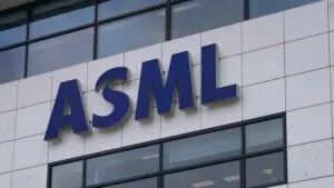 Empresas europeas líderes en 2025 como ASML, LVMH y Shell por capitalización bursátil y ventas