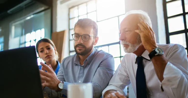 Empresas peruanas refuerzan la planificación empresarial y la gestión del riesgo para enfrentar la incertidumbre económica hacia 2026.