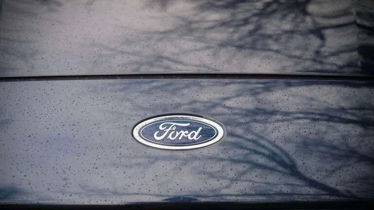 Pickup eléctrica Ford basada en nueva plataforma eficiente de 30 mil dólares