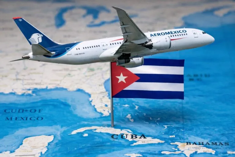 El bloqueo petrolero de Estados Unidos deja a Cuba sin combustible y pone en riesgo los vuelos a La Habana desde México