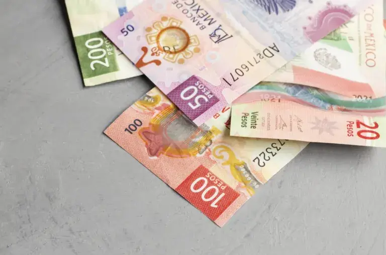 Análisis de Alexis Nickin Gaxiola sobre digitalización financiera y reducción del efectivo.