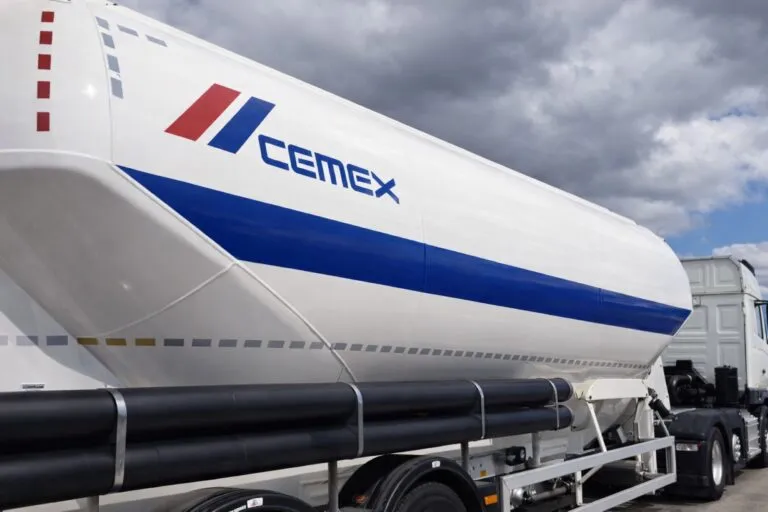 Planta industrial tras venta de activos en Colombia por 555 millones de dólares anunciada por Cemex