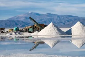 Chile impulsa misión internacional en el triángulo del litio para atraer inversión sostenible en salares estratégicos