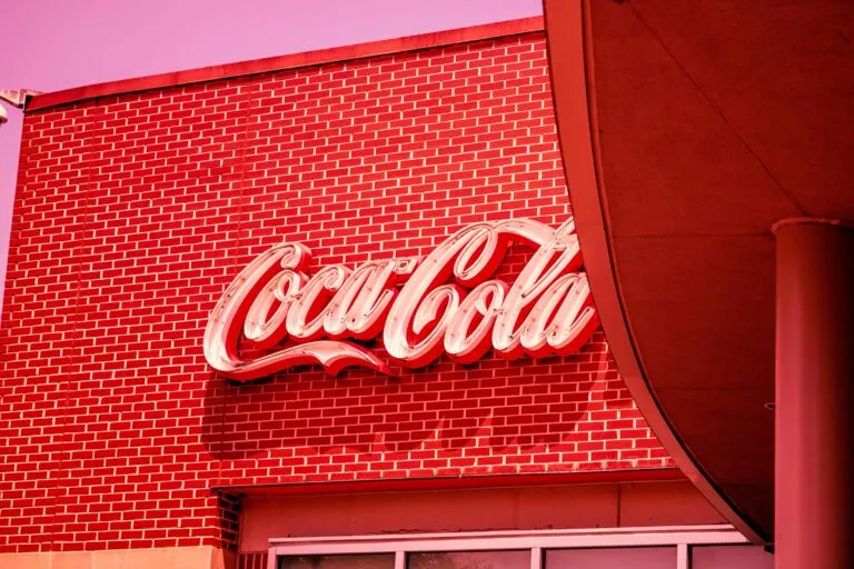 Mercadona y Coca Cola entre las empresas preferidas España por universitarios según ranking Merco 2025
