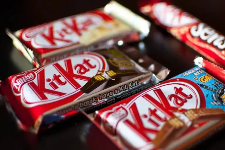 El robo de KitKat afecta la cadena de suministro y eleva costos en el mercado chocolatero global