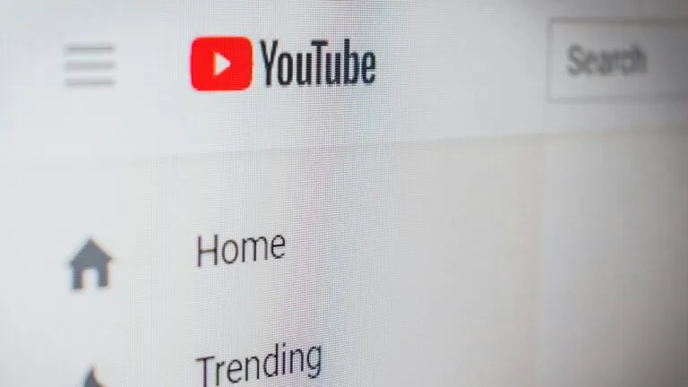 YouTube supera a grandes estudios de Hollywood en ingresos publicitarios durante 2025 y consolida su liderazgo en el mercado digital.