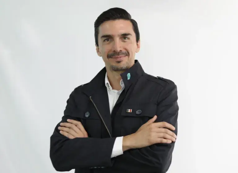 Análisis de Alejandro Martínez Araiza sobre entorno laboral en México.