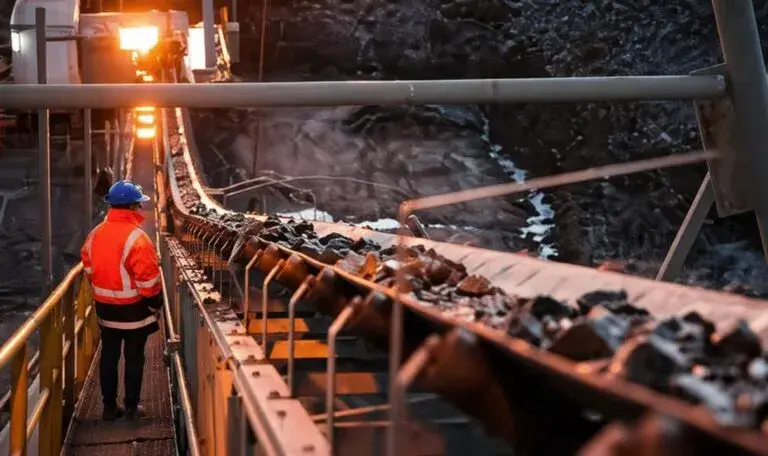 Operación minera en Chile afectada por escasez de ácido sulfúrico y presión en exportaciones de cobre hacia China