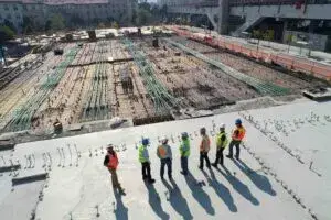 Producción de constructoras en México creció 0.3% mensual con impulso de obra civil según INEGI