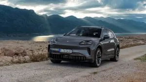 Porsche Cayenne Coupe eléctrico SUV lujo alto rendimiento tecnología automotriz