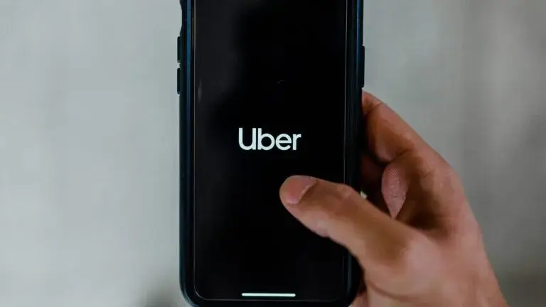 Uber función devoluciones desde casa Uber Eats comercio electrónico logística usuarios