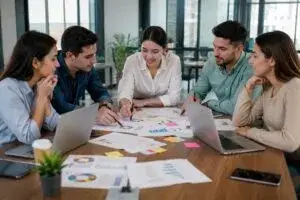 Estudiantes desarrollan estrategias de comunicación empresarial para pymes de México y Colombia