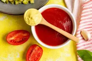 Producción de salsas y alimentos de Conagra Brands en planta industrial de Guanajuato