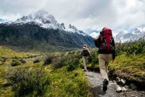 Empresas de senderismo en Durango durante recorrido turístico con protocolos de seguridad y acreditaciones oficiales