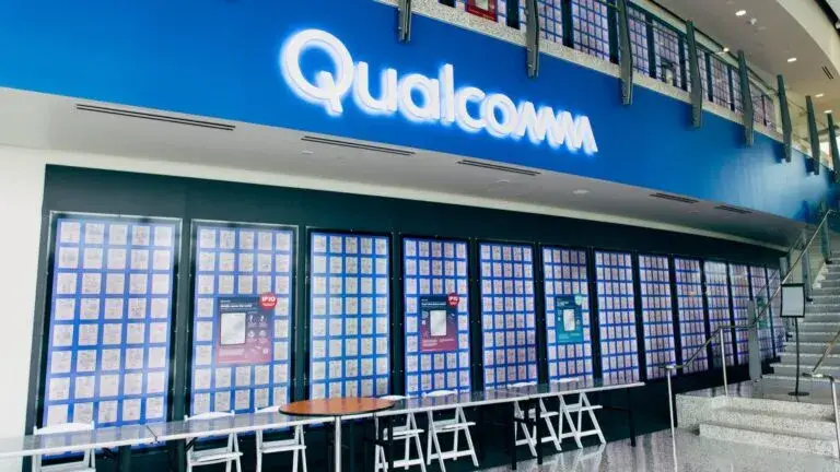Qualcomm resultados financieros chips inteligencia artificial crecimiento mercado tecnológico