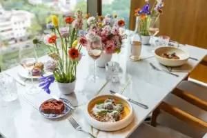 Familias celebran el Día de las Madres en restaurantes de México impulsando derrama económica y consumo local