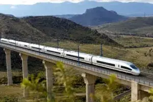 Constructoras de Querétaro observan avance del Tren México-Querétaro y la inversión ferroviaria regional