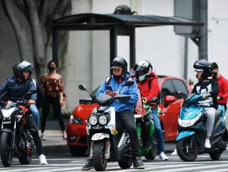 Motocicletas fortalecen la movilidad en México mediante transporte eficiente, ahorro de costos y nuevas oportunidades laborales
