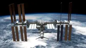 NASA estación espacial internacional astronautas SpaceX módulo ruso seguridad espacial