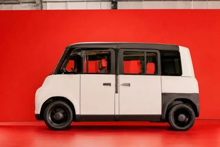 Olinia vehículo eléctrico urbano en México con enfoque en movilidad y seguridad