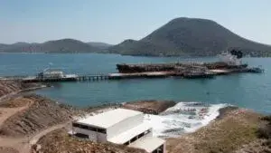 Comunidades indígenas protestan por planta de amoniaco en Sinaloa ante impactos ambientales en la bahía de Ohuira
