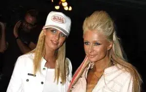Gorra estilo Von Dutch relacionada con la moda Y2K y el regreso de las tendencias de los años 2000