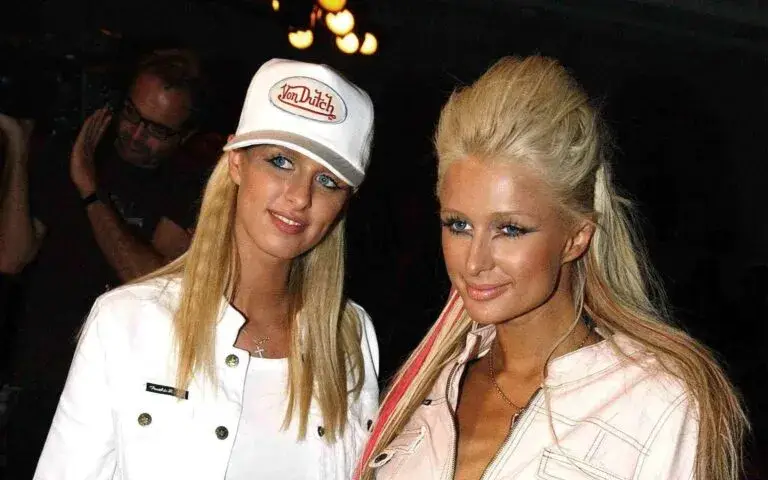 Gorra estilo Von Dutch relacionada con la moda Y2K y el regreso de las tendencias de los años 2000