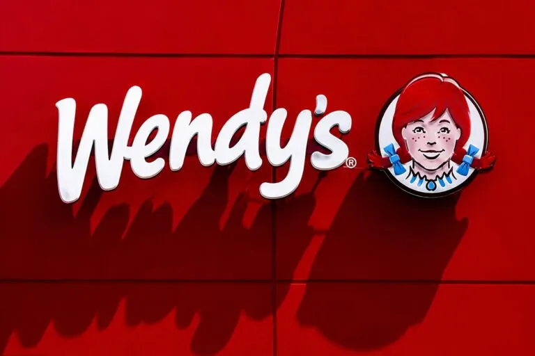 Wendy’s protagoniza acciones meme tras compras masivas en Reddit y fuerte alza en Wall Street
